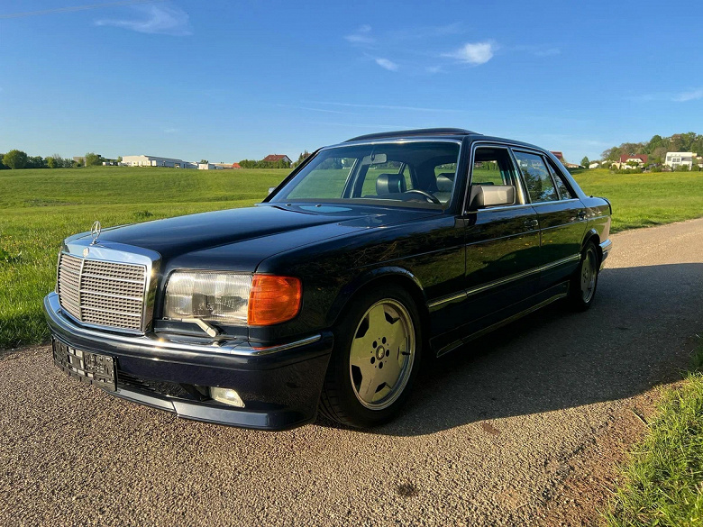 «Один из самых редких седанов Mercedes-Benz за всю историю этой величайшей немецкой марки» продают в России. Это Mercedes-Benz S-класса в кузове W126 с доработкой AMG